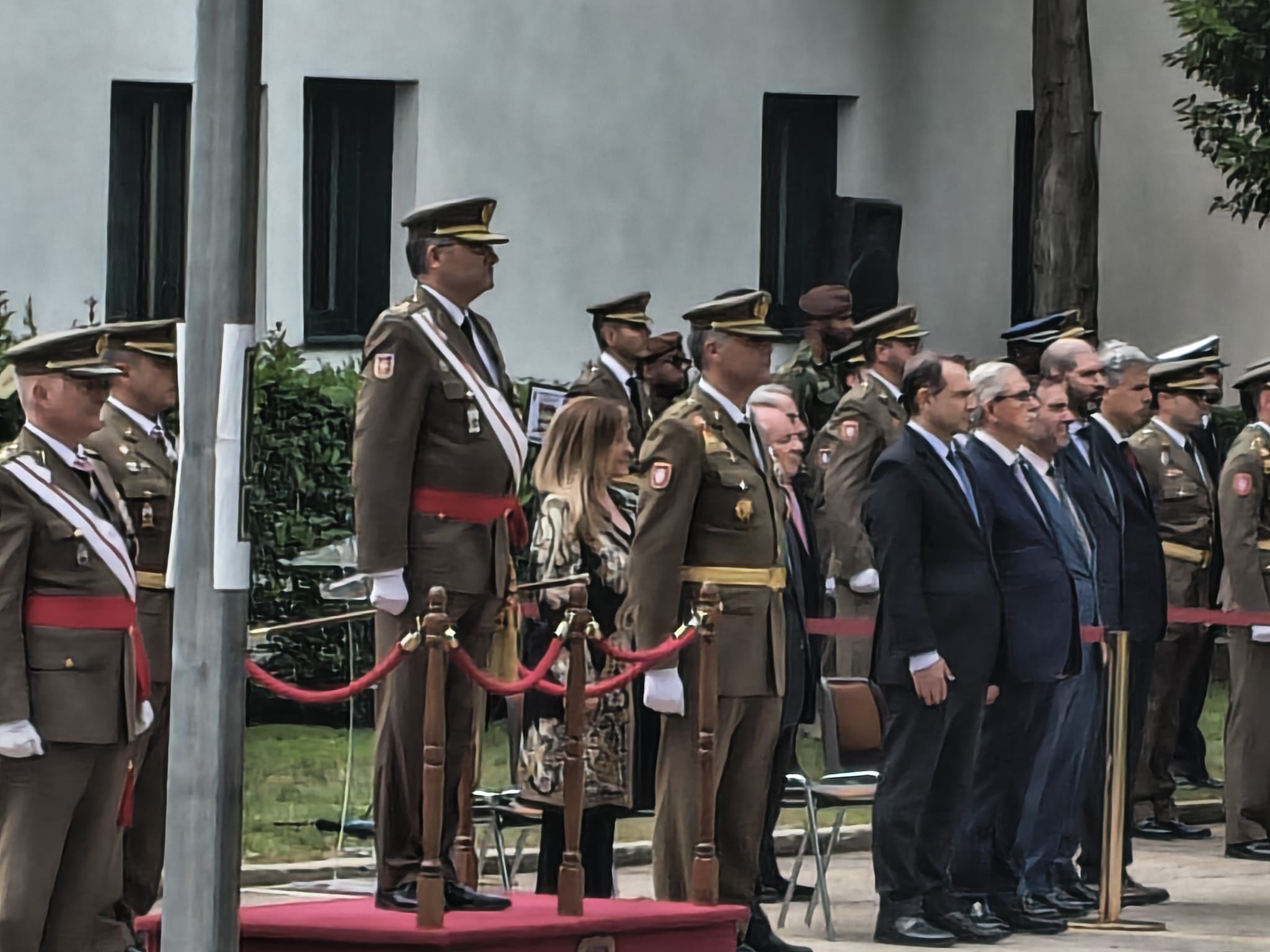 La Prof.ª María Paz García-Vera madrina de la entrega de la Enseña Nacional a la Escuela Politécnica Superior del Ejército (ESPOL) - 4